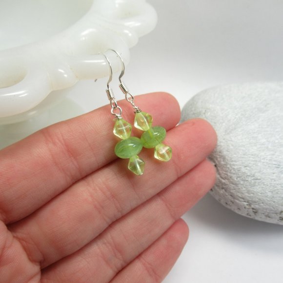 Uranium glass bead earrings - Picture 2 of 12